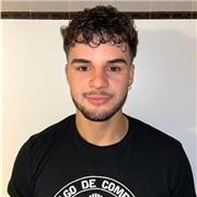 Profesor y dietista joven con ganas de ayudar a las personas