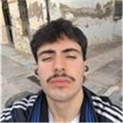 Estudiante de tercero de universidad de Periodismo con notas excelentes en la ESO y Bachillerato 