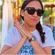 Profesora en clases de apoyo y consulta por medio virtual