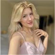 Soy profesora de inglés con una licenciatura en Lengua y Literatura Inglesa y experiencia internacional. Estudié en el extranjero 