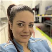 Profesora universitaria con experiencia en áreas de ciencias de la salud ofrece clases y asesorías en materias del área