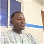 Je suis une jeune titulaire d une licence en sciences économiques 