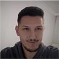 GÜLERYÜZLÜ ÖĞRENCİNİN ANLAYABİLECEĞİ ŞEKİLDE HEM KONUYA HAKİM HEM DE TECRÜBE SAHİBİ BİRİSİ