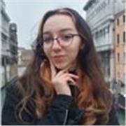 Studentessa all'ultimo anno del liceo scientifico offre ripetizioni di tutte le materie delle medie (lingua straniera: inglese)