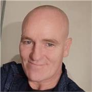 Professeur, traducteur et interprète irlandais, je vous invite à découvrir la langue française à travers des cours interactifs et 