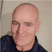 Professeur, traducteur et interprète irlandais, je vous invite à découvrir la langue française à travers des cours interactifs et