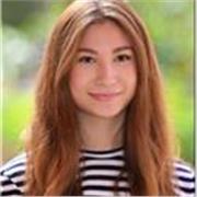 Studentessa universitaria offre lezioni di inglese online per adulti, universitari e studenti