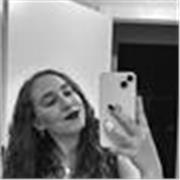 Me defino como una persona carismática y extrovertida. Puedo proporcionar clases a cualquier tipo de persona tanto adultos y niños