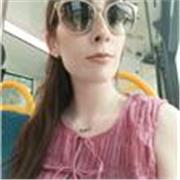 Maestra titulada en educación infantil con mención en pedagogía terapéutica y fui profesora de apoyo en la asociación A TU LADO.