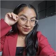 Profesora que dicta el curso de matemáticas básicas