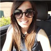 Sono laureata in giurisprudenza, svolgo la professione di avvocato, e sono mamma di tre bambini