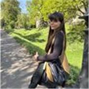 Englisch-Tutorin, die Kinder aller Altersgruppen unterrichtet - Individuelle Nachhilfe mit Geduld und Struktur.