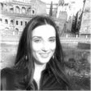 Laureata in scienze della comunicazione