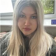Native English Speaker who has changed their educational journey and is inspired to help others with challenging experiences.