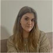 Estudiante que enseña inglés aplicado a la vida real a niños de entre 3 y 12 años. Metodología adaptada a las circunstancias de cada alumno, con charla previa para conocer sus gustos y necesidades. Especial hincapié en la parte oral (speaking), con recurs
