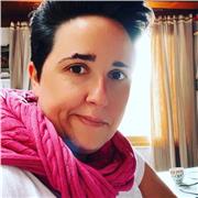 Insegnante con Laurea in Scienze della nutrizione, con espirazione pluriennale di tutoraggio in materia scientifica
