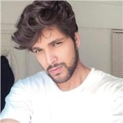 Fluent in English, Fluent in Teaching – Learn with a Passionate Tutor!