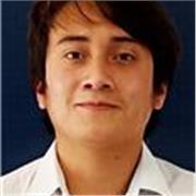 Profesor de Matemáticas y Física imparte clases a jóvenes