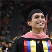 Tutor de español que enseña a persona de todas las edades