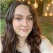 Offro lezioni private di inglese e doposcuola per studenti di scuola elementare e medie.