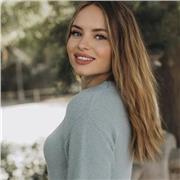 Hablante nativo de ruso y ucraniano com experiencia trabajando con niños de primaria.