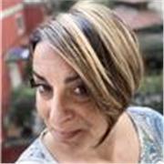 Giornalista, laurea scienze politiche, esperta Pon impartisce lezioni materie umanistiche e redazione tesine scuole medie e superiori