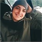 Offro lezioni private a bambini e ragazzi supportandoli nel loro percorso scolastico e adattandomi alle loro esigenze.