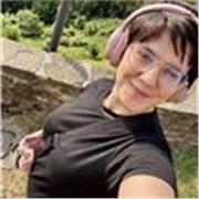 Studentessa universitaria per aiuto compiti e studio