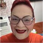 Profesora con maestría en gerencia educativa para adultos 