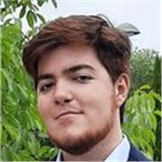 Estudiante de Ingeniería Informática en tercer año con amplio conocimiento en varios lenguajes de programación