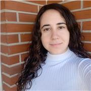 Estoy acabando el grado de Filología Hispánica y estoy dispuesta a ayudar s extranjeros a mejorar su idioma, en este caso de español