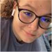 Se ofrece apoyo escolar ya sea para realizar deberes, consultar dudas o ayudar a personas NEAE