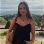 Soy una persona organizada y con mucha paciencia. Doy clases a alumnos de primaria pero capacitada para diversas edades.