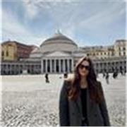 Sono una studentessa di giurisprudenza, che ha frequentato un liceo scientifico, disponibile a dare lezioni per elementari e medie