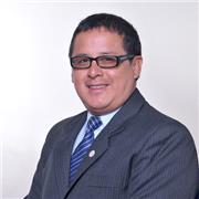 Profesor de comunicación imparte clases en todos los niveles
