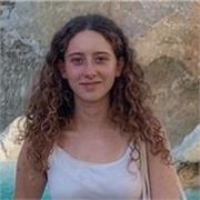 Profesora de ciencias generales hasta cuarto de la ESO y también puedo dar Artes, economía, matemáticas y educación física.
