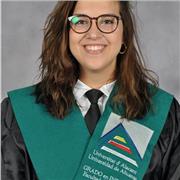 Soy maestra, especializada en Pedagogía terapéutica y cuento con 7 años de experiencia trabajando en el sector.