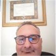Laureato in scienze agrarie, insegnerebbe Chimica, Fisica, Biologia a studenti di scuola media inferiore e superiore