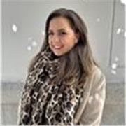 Licenciada en Derecho, actualmente ejerciendo de procuradora, puedo dar clases de cualquier rama del derecho a todas las edades