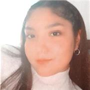 Trabaja como niñera ayudando en las tareas escolares