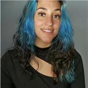 Técnico en estética y en  técnico superior caracterización y maquillaje profesional, con 10 años de experiencia en el sector.