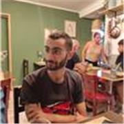 Laureato in psicologia, con diploma di maturità classica impartisce ripetizioni di grammatica, traduzione e letteratura latine