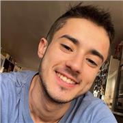 Estudiante de psicología y apasionado por ayudar a los demás en su desarrollo