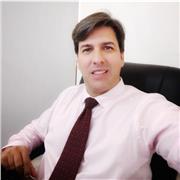 Sou docente de curso universitário desde 2004. Ministro aulas em graduações de Administração e Direito