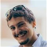 Laureato in Lingue e Traduzione offre lezioni di spagnolo per bambini, ragazzi o adulti sia in tutta Ancona che online. 