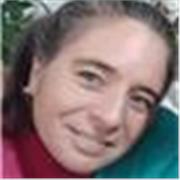 Profesora de lenguaje musical y piano. Preferiría empezar con principiantes