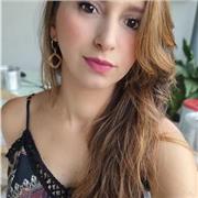 Dou aula de Pedagogia. Tenho pós graduação em Psicopedagogia e sou Psicóloga