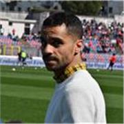 Ho fatto il calciatore professionista in giro per il mondo. 
Condividere es insegnare sono le mie più grandi passioni