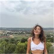 Ragazza diplomata in chimica, impartisce a ragazzi di tutte l’età aiuto compiti e ripetizioni di matematica e chimica
