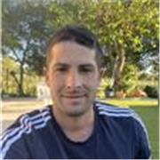 Asertivo, comunicador y docente que escucha y quiere aprender enseñando